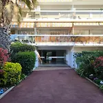 Apartment Tanit Ara 40M2 T1 Terrasse Angle 35 M2 Piscine Parking Antibes