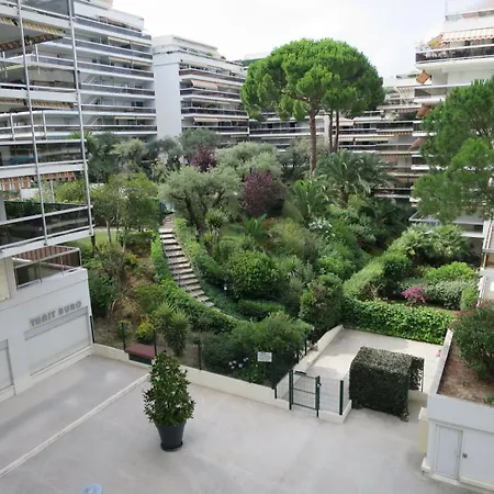 Apartment Tanit Arad Classe 40M2 Terrasse Angle 35 M2 Piscine Parking Privatif Antibes