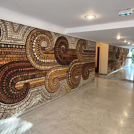 Tanit Arad Classe 40M2 Terrasse Angle 35 M2 Piscine Parking Privatif * Antibes