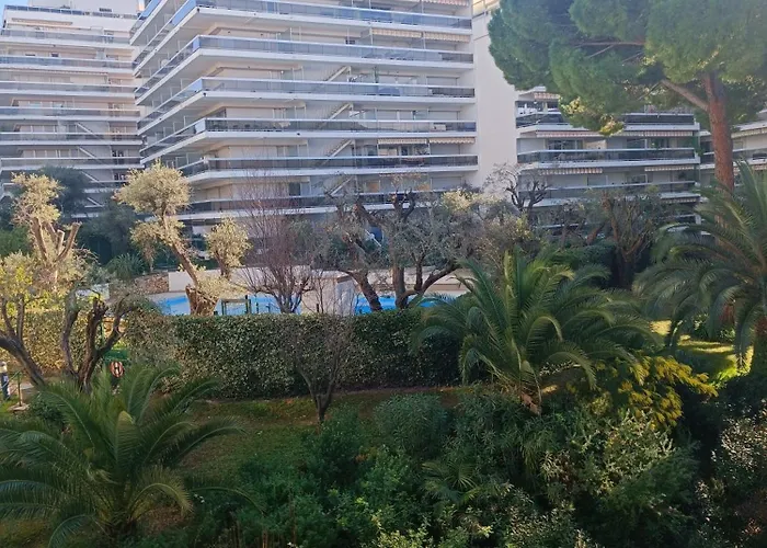 Ara 40m2 Classe Terrasse 35 M2 Piscine Parking Lägenhet Antibes
